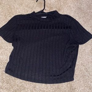 Mid cropped black T, cotton soft material.